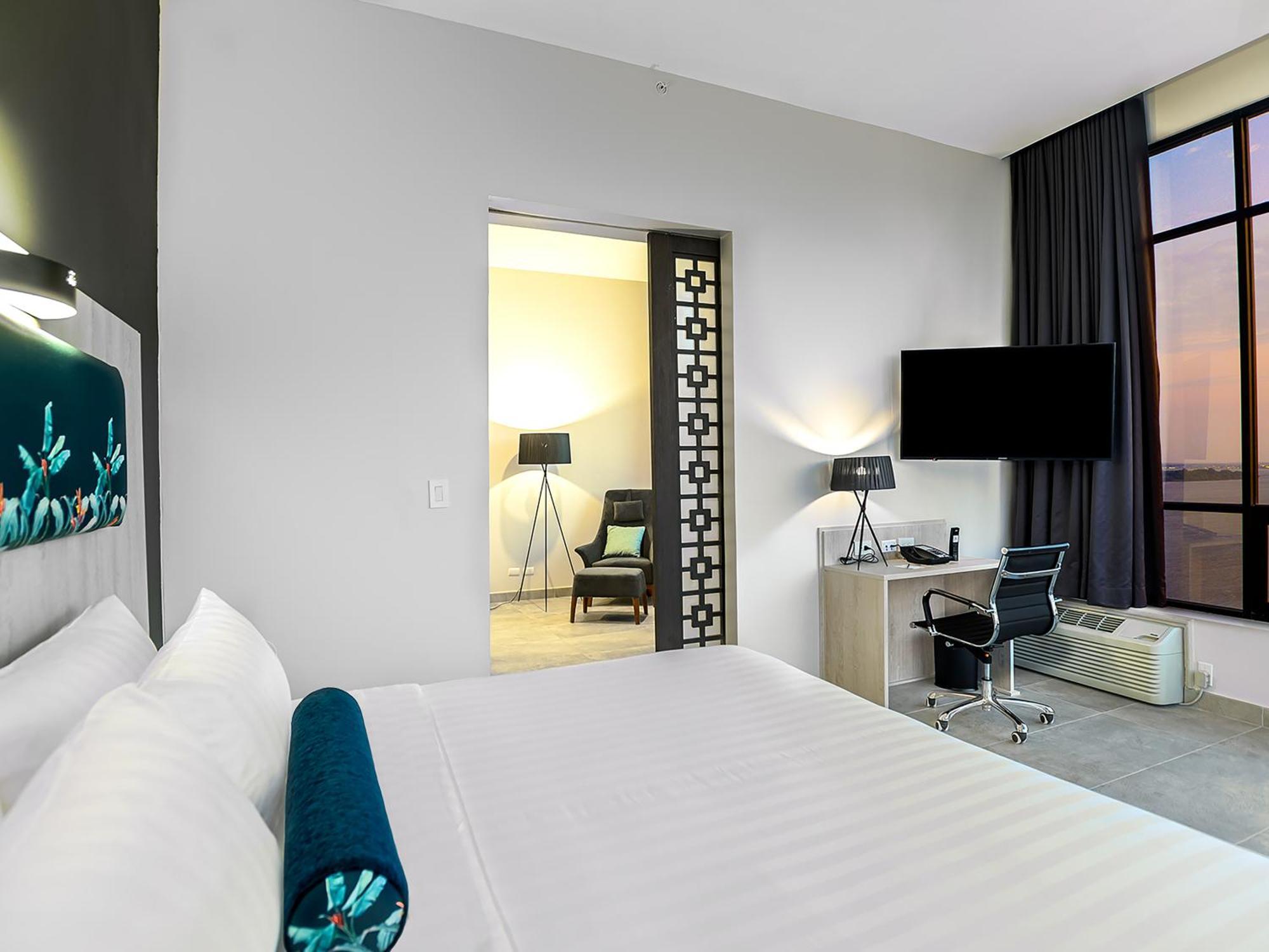 Doubletree By Hilton Guayaquil Hotel Exterior photo