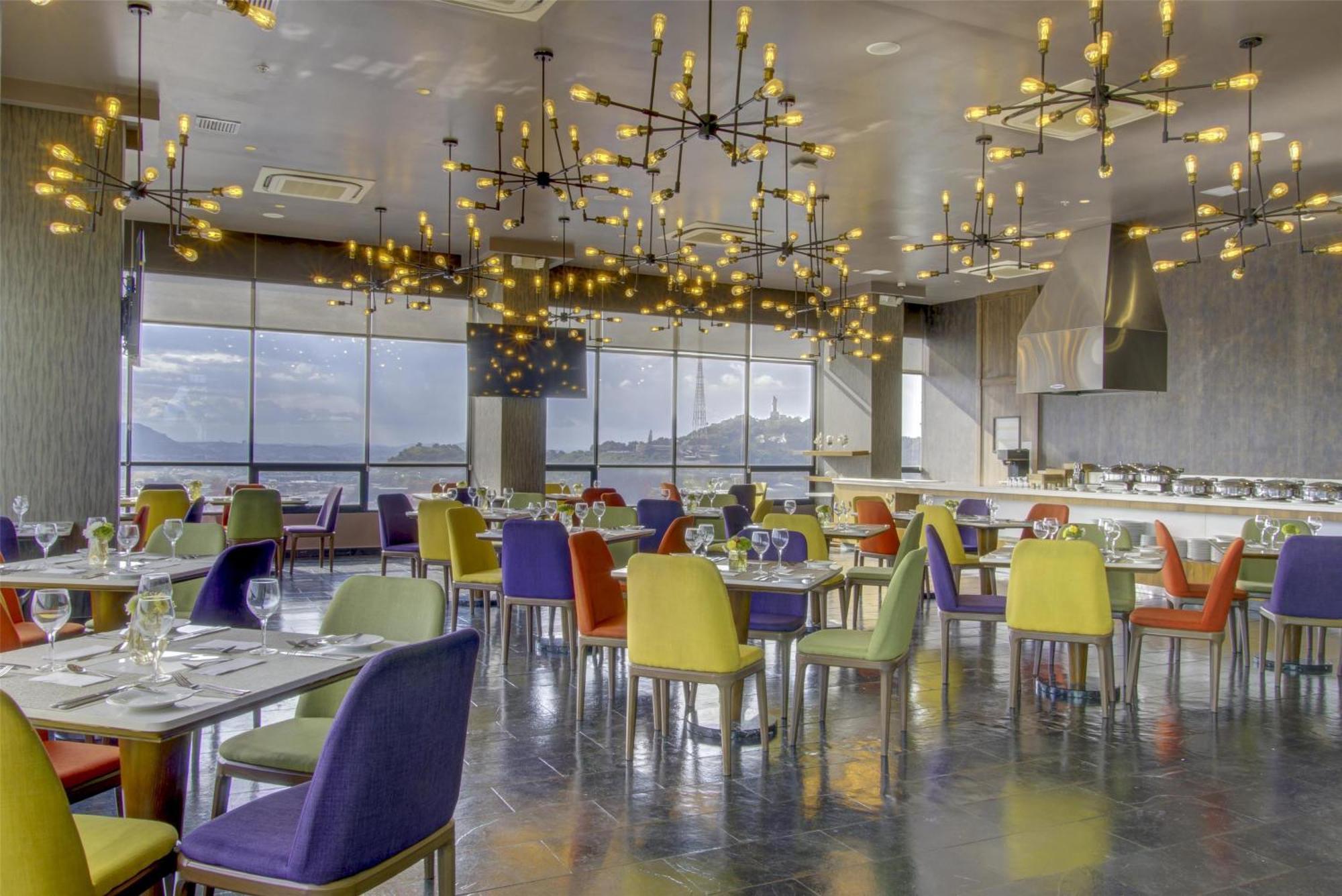Doubletree By Hilton Guayaquil Hotel Exterior photo